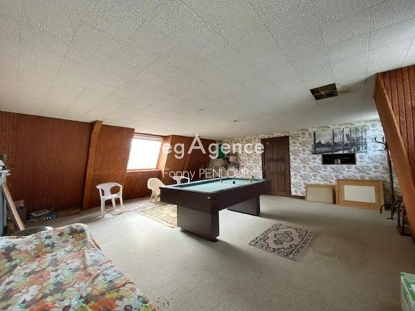 Maison à SAINT-HILAIRE-DU-HARCOUET, 50600 - 8 pièces 200m²