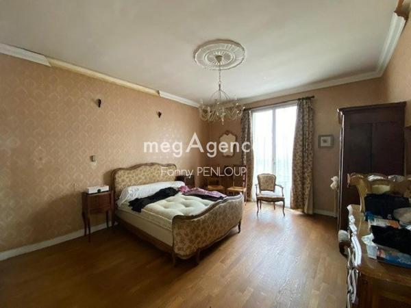 Maison à SAINT-HILAIRE-DU-HARCOUET, 50600 - 8 pièces 200m²