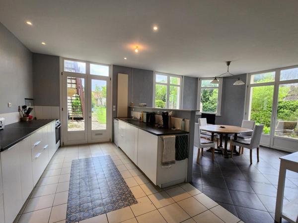 Maison à SAINT-MARTIN-BOULOGNE, 62280 - 8 pièces 244m²