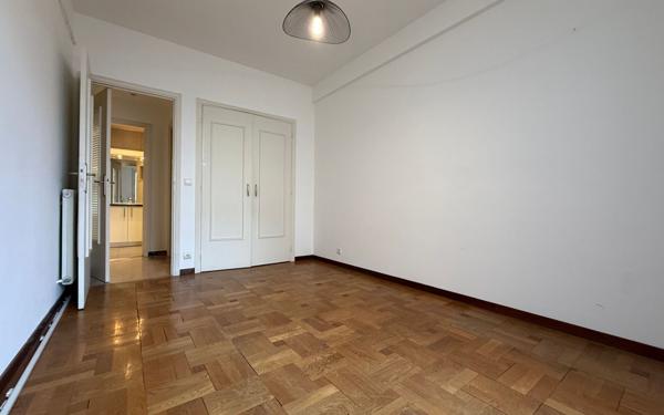 Appartement à vendre    2 pièces • 63 m2 Nice