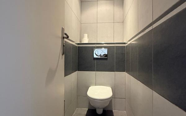 Appartement à vendre    2 pièces • 63 m2 Nice