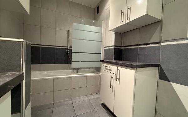 Appartement à vendre    2 pièces • 63 m2 Nice