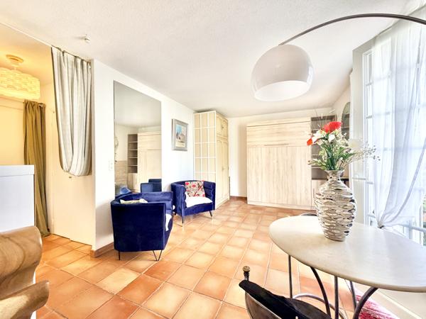 Mougins (06250) MOUGINS LE HAUT CHÂTEAU STUDIO 27M2 DERNIER ÉTAGE CAVE ET PARKING