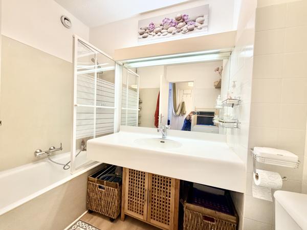 Mougins (06250) MOUGINS LE HAUT CHÂTEAU STUDIO 27M2 DERNIER ÉTAGE CAVE ET PARKING