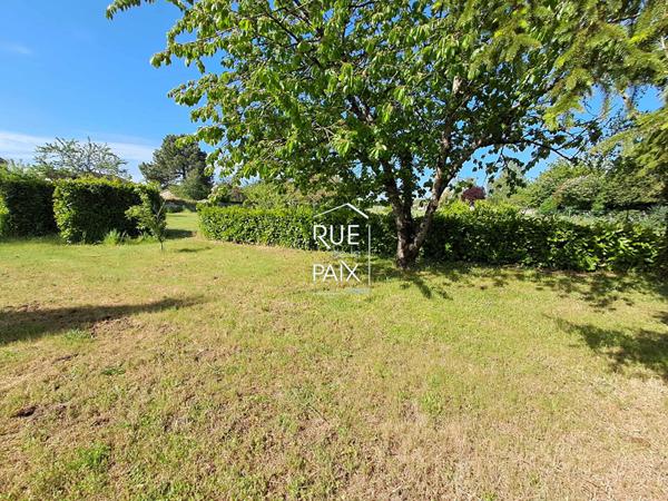 86140 SCORBE CLAIRVAUX Charmante Maison à Scorbe-Clairvaux avec Jardin et Dépendances