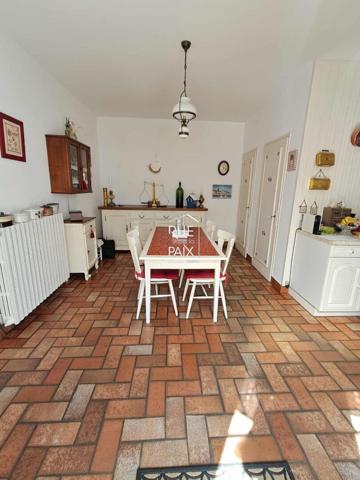 86140 SCORBE CLAIRVAUX Charmante Maison à Scorbe-Clairvaux avec Jardin et Dépendances