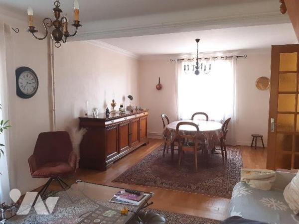 A vendre maison Saint-jacques de la lande, quartier la haie des Cognets, sur un terrain de 800 ...