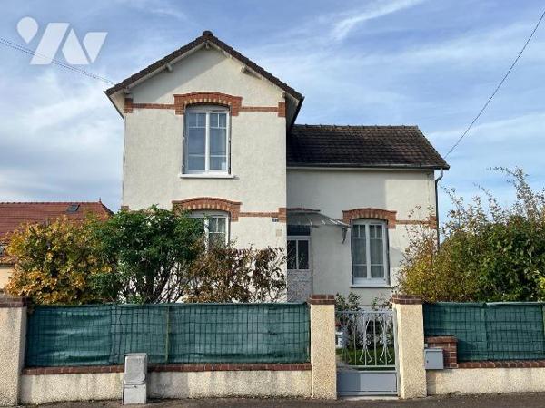 Maison à vendre à Les Noës Près Troyes (10420), Aube. Maison des années 30 en excellent état, 9...