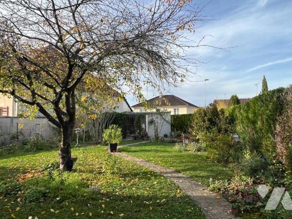 Maison à vendre à Les Noës Près Troyes (10420), Aube. Maison des années 30 en excellent état, 9...