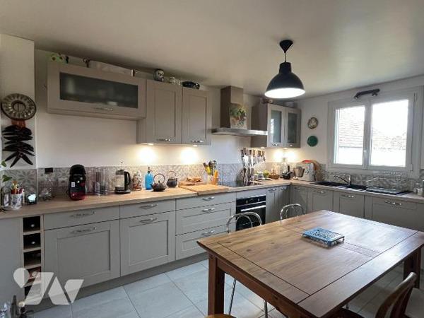 Maison à vendre à Les Noës Près Troyes (10420), Aube. Maison des années 30 en excellent état, 9...