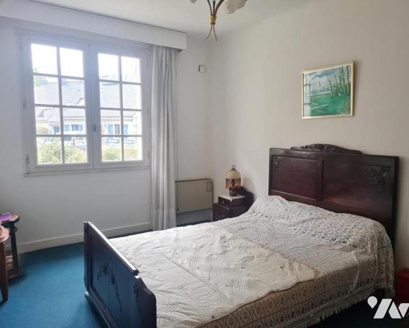 SAINTE-LUCE-SUR-LOIRE - Maison de 1979 avec 3 chambres, garage et jardin