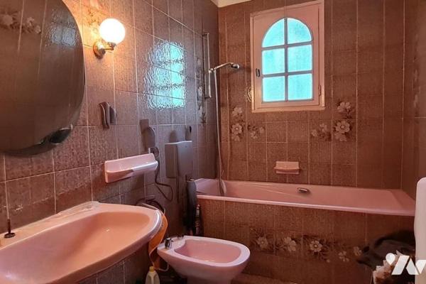 SAINTE-LUCE-SUR-LOIRE - Maison de 1979 avec 3 chambres, garage et jardin