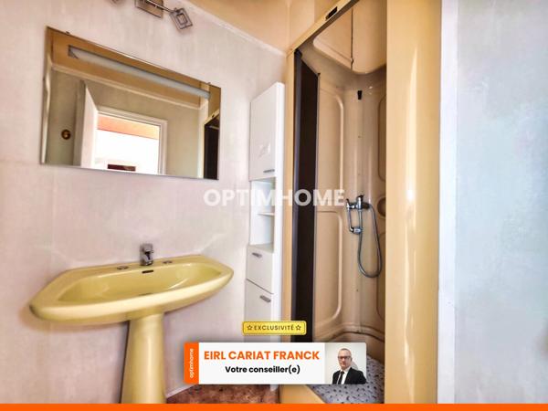 IMMEUBLE DE 221 M² AVEC ZONE COMMERCIAL DE 76 M², L’ENSEMBLE SUR 457 M² DE TERRAIN CLOS