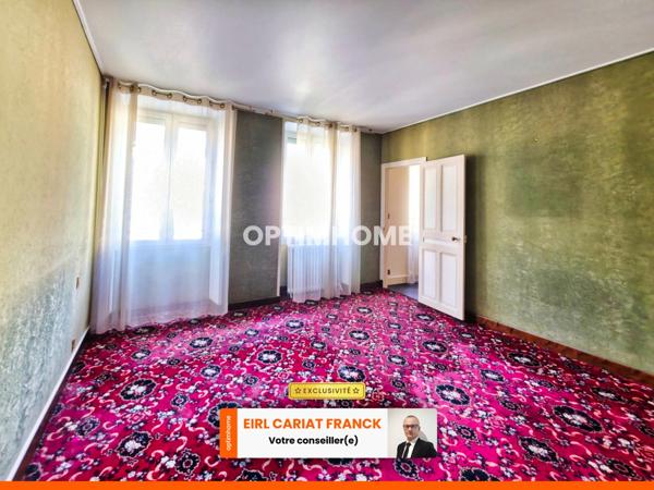 IMMEUBLE DE 221 M² AVEC ZONE COMMERCIAL DE 76 M², L’ENSEMBLE SUR 457 M² DE TERRAIN CLOS