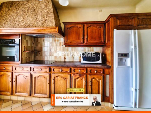 IMMEUBLE DE 221 M² AVEC ZONE COMMERCIAL DE 76 M², L’ENSEMBLE SUR 457 M² DE TERRAIN CLOS