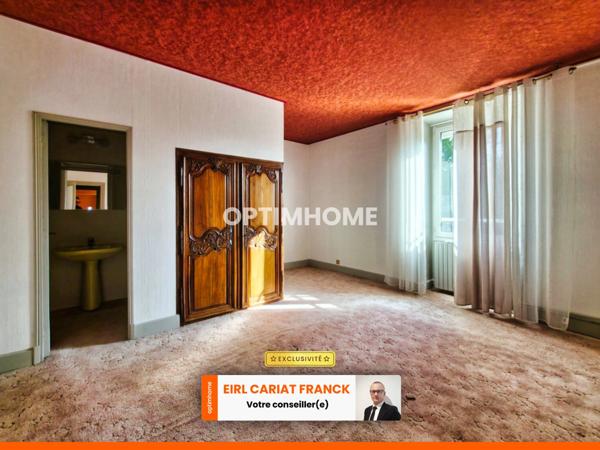 IMMEUBLE DE 221 M² AVEC ZONE COMMERCIAL DE 76 M², L’ENSEMBLE SUR 457 M² DE TERRAIN CLOS