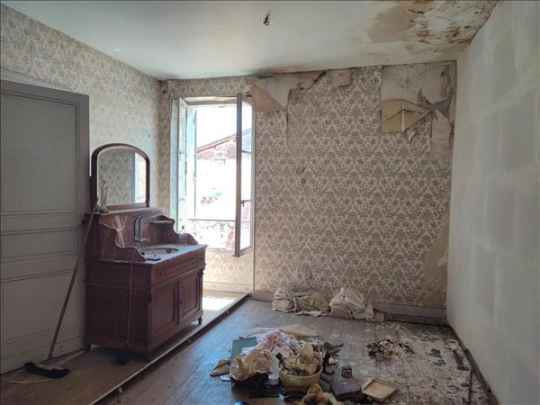 Maison à vendre |  Chalais |  10 pièces | 217 m²