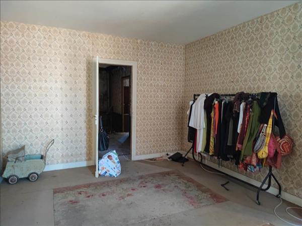 Maison à vendre |  Chalais |  10 pièces | 217 m²