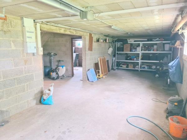 Boqueho (22170) Grande maison familiale avec 5 chambres, sous-sol total, terrain de 1 500 m² et double garage – Idéale pour le