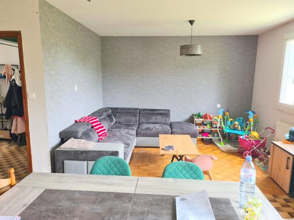 Boqueho (22170) Grande maison familiale avec 5 chambres, sous-sol total, terrain de 1 500 m² et double garage – Idéale pour le