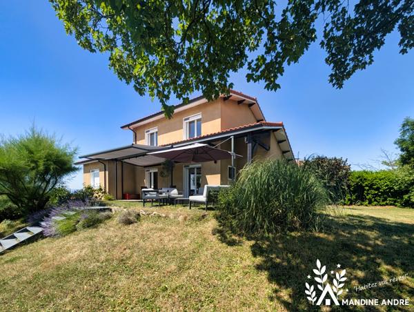 Maison
         6 pièces
        - 135 m² Exclusivité 400 000 € *
