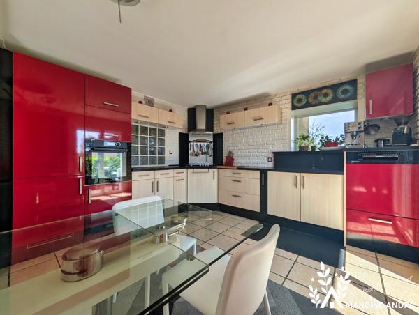 Maison
         6 pièces
        - 135 m² Exclusivité 400 000 € *
