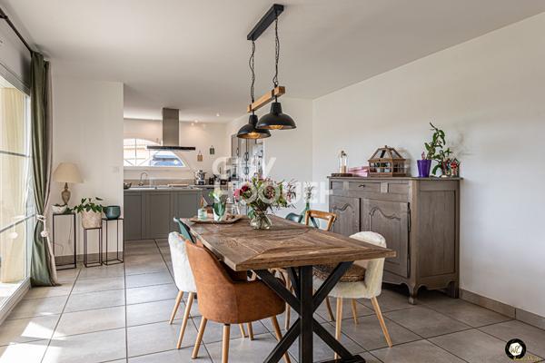 Superbe villa, 5 chambres, garage et piscine