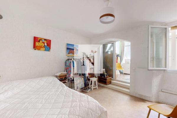 Maison de ville 86 m² avec cour Sud, centre historique de La Rochelle