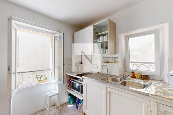 Maison de ville 86 m² avec cour Sud, centre historique de La Rochelle