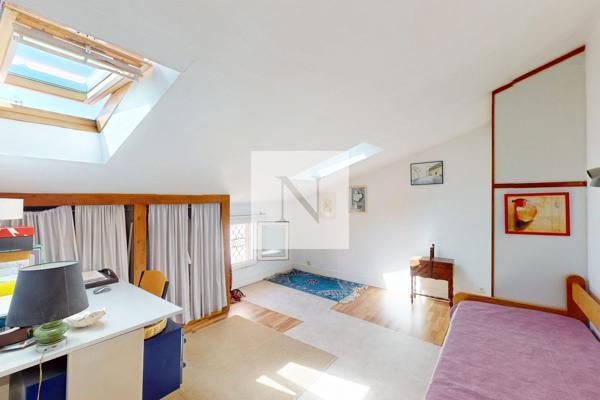 Maison de ville 86 m² avec cour Sud, centre historique de La Rochelle
