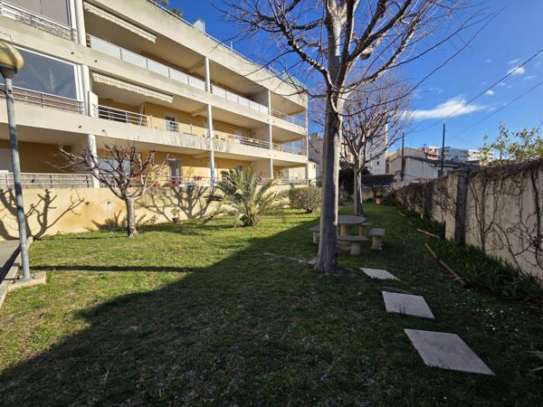 Marseille (13015) Grand appartement avec terrasse à acheter à Marseille 15