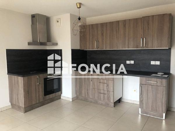 Location Appartement 3 pièces 53.22 m² - ANGLE RUE MARCEAU T RUE DES VIGNES Cogolin 83310