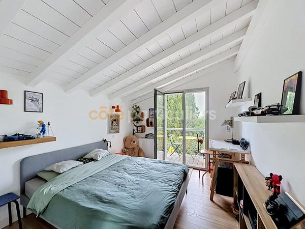 Vente
                Maison170 m² - 7 Pièces -
                    ARBONNE (64210)