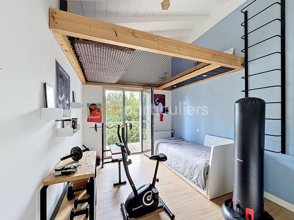 Vente
                Maison170 m² - 7 Pièces -
                    ARBONNE (64210)