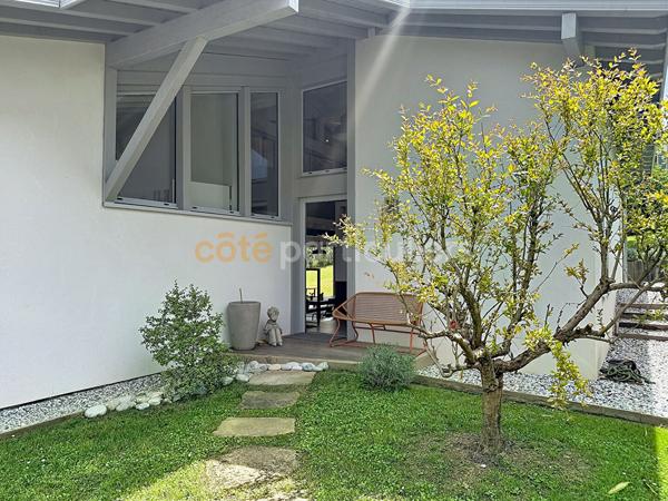 Vente
                Maison170 m² - 7 Pièces -
                    ARBONNE (64210)