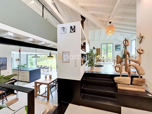 Vente
                Maison170 m² - 7 Pièces -
                    ARBONNE (64210)