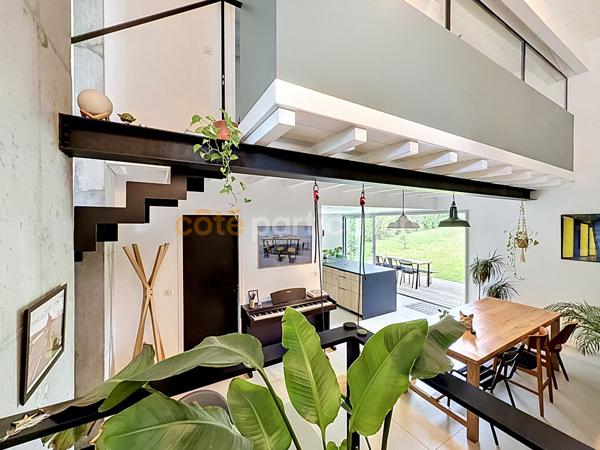 Vente
                Maison170 m² - 7 Pièces -
                    ARBONNE (64210)