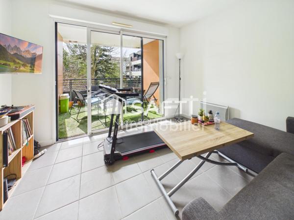 Très bel appartement avec terrasse.