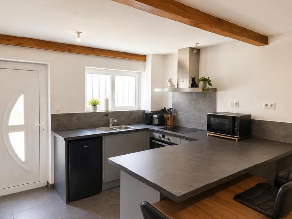 Maison de village T3 louée – Idéal investisseur – Jardin non attenant 185 m²