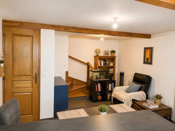 Maison de village T3 louée – Idéal investisseur – Jardin non attenant 185 m²