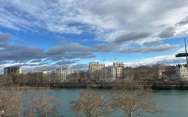 Appartement à vendre    6 pièces • 182,20 m2 Lyon 4