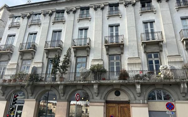 Appartement à vendre    6 pièces • 182,20 m2 Lyon 4