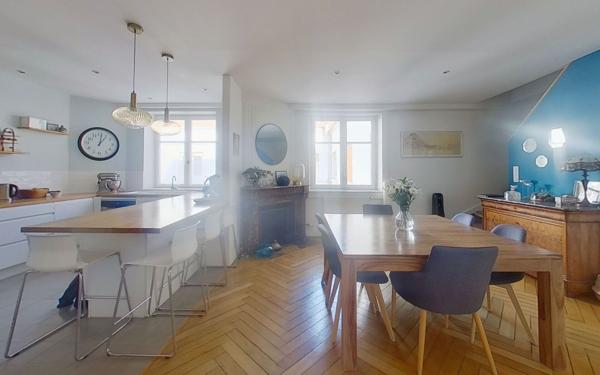 Appartement à vendre    6 pièces • 182,20 m2 Lyon 4