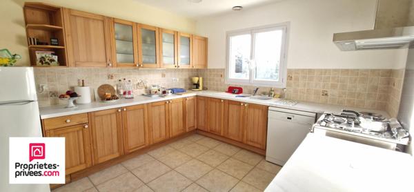Maison  de plain-pied - 160 m2 - 6 chambres  - Garage double - Terrain 2400 m2 au calme