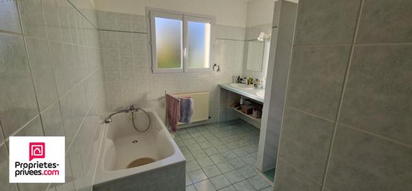 Maison  de plain-pied - 160 m2 - 6 chambres  - Garage double - Terrain 2400 m2 au calme