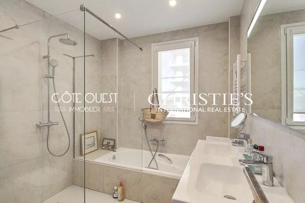 À vendre Saint-Jean de Luz – Appartement de 125 m² en front de mer