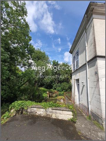 Maison à SAINT-JEAN-D'ANGELY, 17400 - 19 pièces 297m²