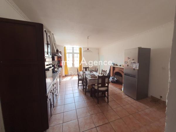 Maison à SAINT-JEAN-D'ANGELY, 17400 - 19 pièces 297m²