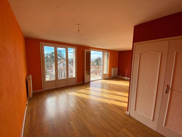 Appartement · Location Bron (69500) 3 pièces · 82m²