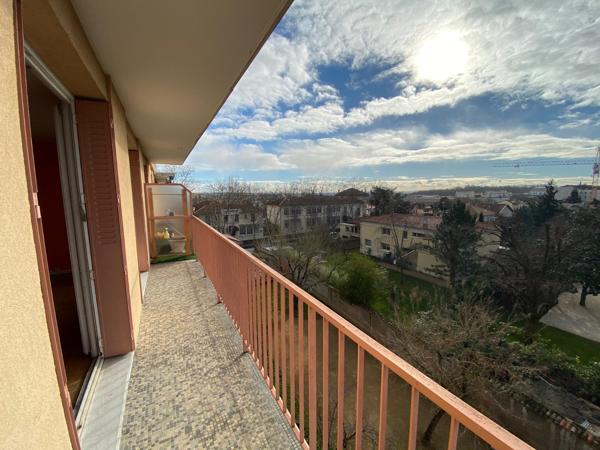 Appartement · Location Bron (69500) 3 pièces · 82m²
